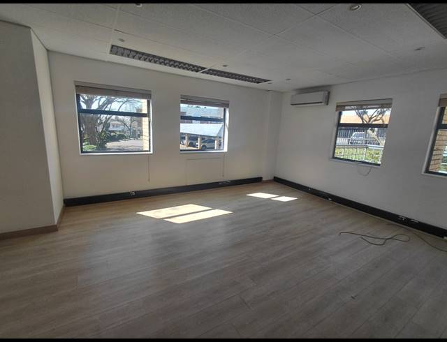 359M² OFFICE TO LET IN BRYANSTON